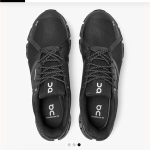 ON Cloudflyer Sneaker